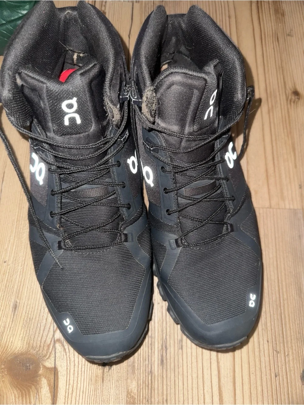 On Running Men's Black High-Top Trail Boots